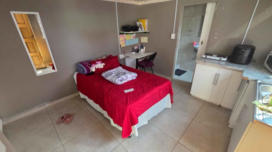 10 Bedroom Property for Sale in Brandwag Free State